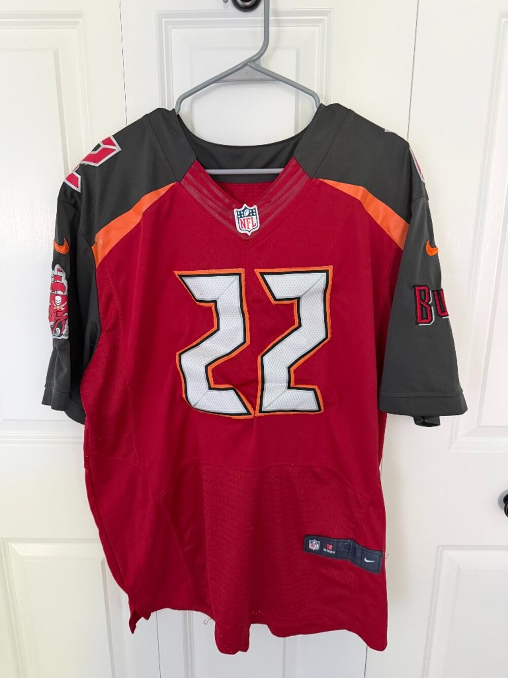 NFL Tampa Bay Buccaneers Doug Martin #22 Nike Embroidered Jersey L